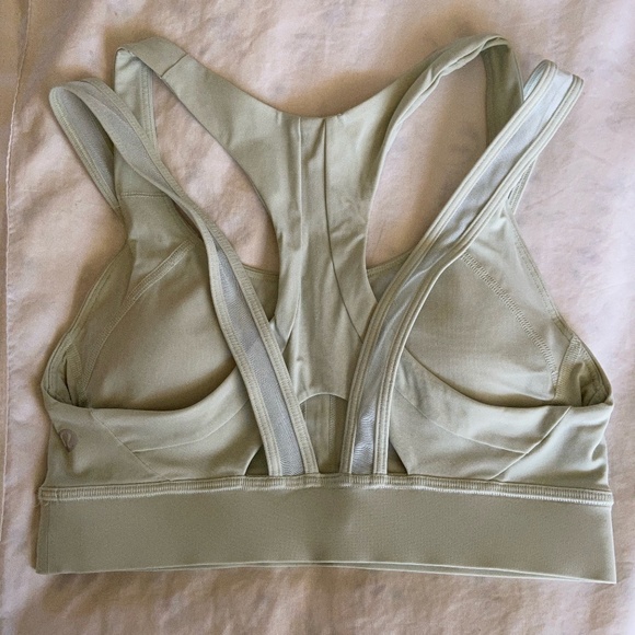 lululemon Geared to Train Bra - Picture 4 of 5